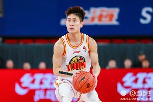 最后時刻連續(xù)3記關(guān)鍵三分！姜偉澤15中8&三分10中4轟下22分