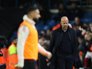 綠帽哥：斯洛特今天召開了緊急會議，但薩拉赫并未向前者道歉