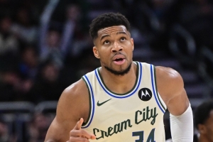 孫悅談字母哥：領(lǐng)袖要想辦法讓隊(duì)友變得更好 而不是退縮和離開(kāi)