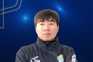 率隊(duì)沖甲并奪冠！官方：廣西恒宸主帥劉俊威獲得中乙最佳教練員