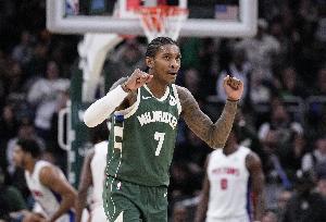 全能表現(xiàn)！小凱文·波特半場(chǎng)7中4 得到10分5籃板5助攻