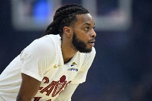 你這啥玩意兒??！加蘭半場11中1&三分10投全鐵僅拿到7分