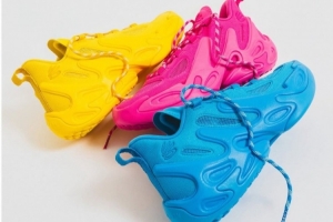 UA時(shí)期的絕唱！庫(kù)里第13代簽名鞋Curry 13！