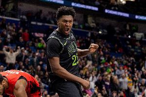 小喬丹：奎因像海綿求知欲特別強(qiáng) 他和費(fèi)爾斯勇敢地接受挑戰(zhàn)