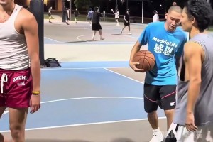 國內(nèi)街球老炮有多強？來看街球王吳悠硬鋼前職業(yè)卡米然