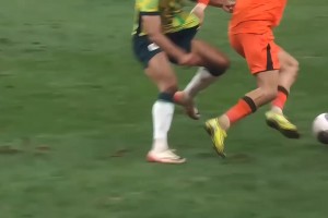 網(wǎng)友現(xiàn)場(chǎng)實(shí)拍：拜合拉木是很拼，但是技術(shù)確實(shí)糙了一點(diǎn)??