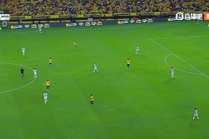 小伙毛糙！馬斯坦托諾險些送禮，厄瓜多爾單刀機會被大馬丁撲出！