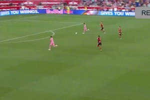 門(mén)將：我盡力了！梅西這球，放慢0.5倍才能看到有多逆天！