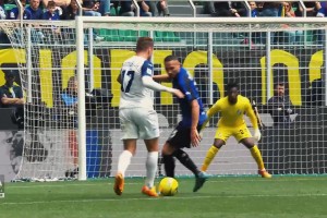 當(dāng)年5000萬歐加盟曼聯(lián)！回顧奧納納意甲精彩5佳撲救！