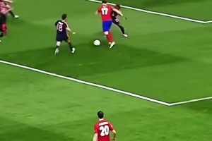 一球成名！巔峰薩烏爾一條龍連過4人攻破拜仁！