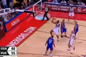 ??老詹當年這記反擊接球上籃有走步嗎？動作太連貫了！