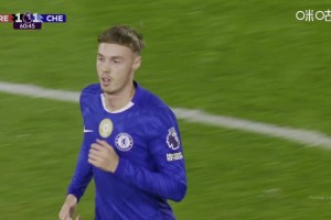 切爾西1-1扳平！恩佐傳中佩德羅頭球擺渡！帕爾默替補(bǔ)5分鐘破門(mén)！