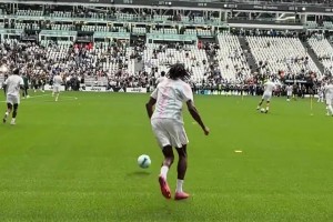 中國(guó)博主讓小小圖拉姆給他傳一個(gè)，小小圖拉姆竟然真的聽(tīng)懂了??