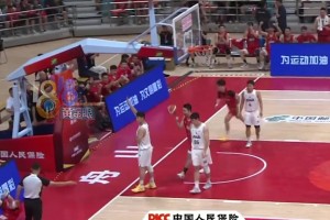 庫里：扣籃才2分。 還不如來個(gè)三分呢。??