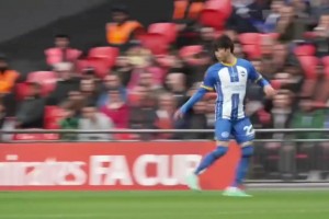 過(guò)掉對(duì)手他有一萬(wàn)種方式！三笘薰邊路精彩操作合集！