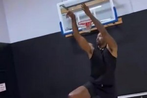 小黑子？？魔獸曾模仿詹姆斯動作配文：猜猜是哪個NBA球星？