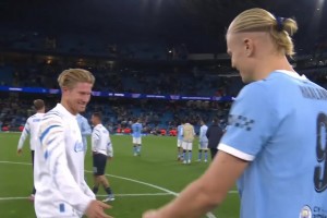 曼城球迷看到這一幕怎能不淚流滿面！哈蘭德賽后叫住德布勞內(nèi)敘舊