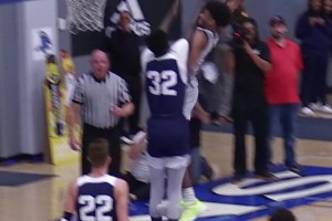 當(dāng)年也是憑炸裂天賦爆火??杰倫-格林高中滑翔殘暴隔扣大中鋒！