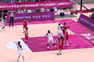 看恍惚了！上海女籃小將王櫻霓，這打法也太像李夢(mèng)了！