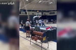 網(wǎng)友惡搞：第一人稱視角，在NBA防庫(kù)里大概就是這種感覺(jué)！