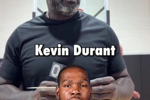 聽到目前比詹姆斯強(qiáng)的就折斷木棍！奧尼爾居然到最后才折？！