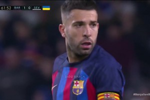 名場(chǎng)面！孔德加盟巴薩的第一天訓(xùn)練，阿爾巴就開(kāi)始“算舊賬”~