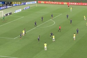 差距！帕奎塔挑傳打身后，馬丁內(nèi)利凌空斬2-0