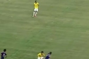 用腳下技術(shù)戲耍巴西的亞洲人