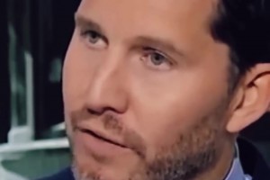 有理有據(jù)爆殺全場！主持人解釋為什么女足比男足工資低合情合理！