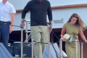 改變時(shí)間線！希爾回憶：當(dāng)時(shí)里弗斯不讓鄧肯家人蹭球隊(duì)專機(jī)！