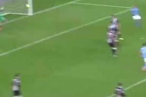 穿云裂石！名場面：德布勞內(nèi)這腳暴力遠射讓現(xiàn)場充滿了尖叫聲！