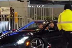 東契奇開的這輛敞篷布加迪真帥啊，這得花東子幾個月工資?。??