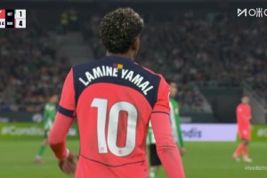 錯失良機！佩德里中場送挑傳，亞馬爾單刀打門被撲出！